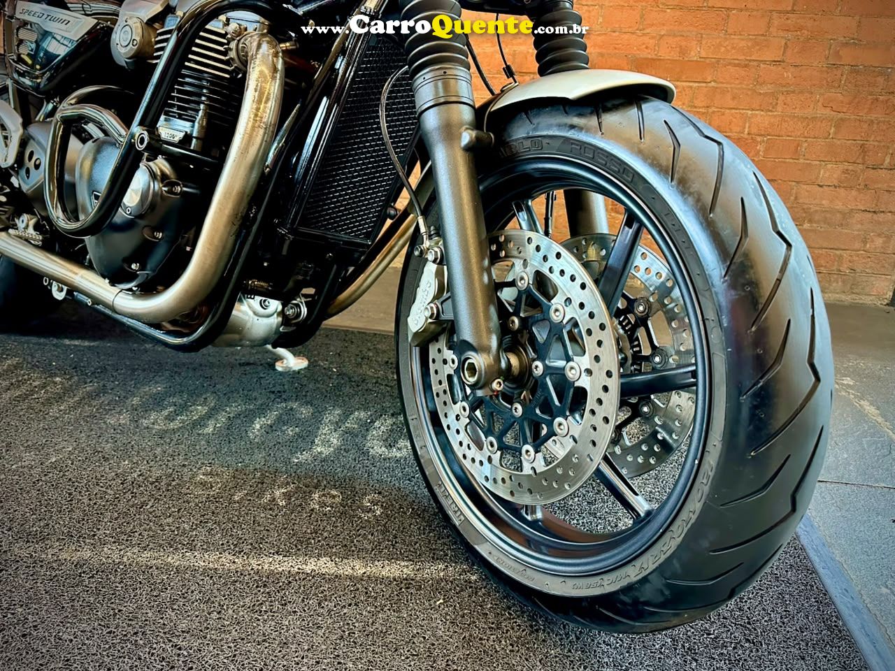 TRIUMPH SPEED TWIN 2019 - Loja
