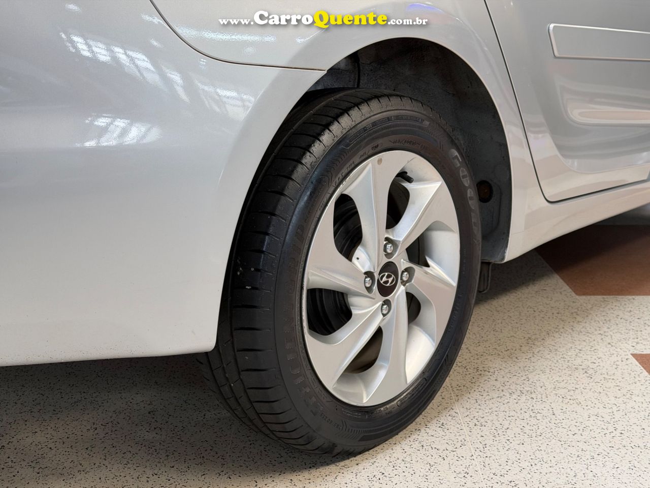 HYUNDAI HB20S 1.6 PREMIUM 16V 2017 - Loja