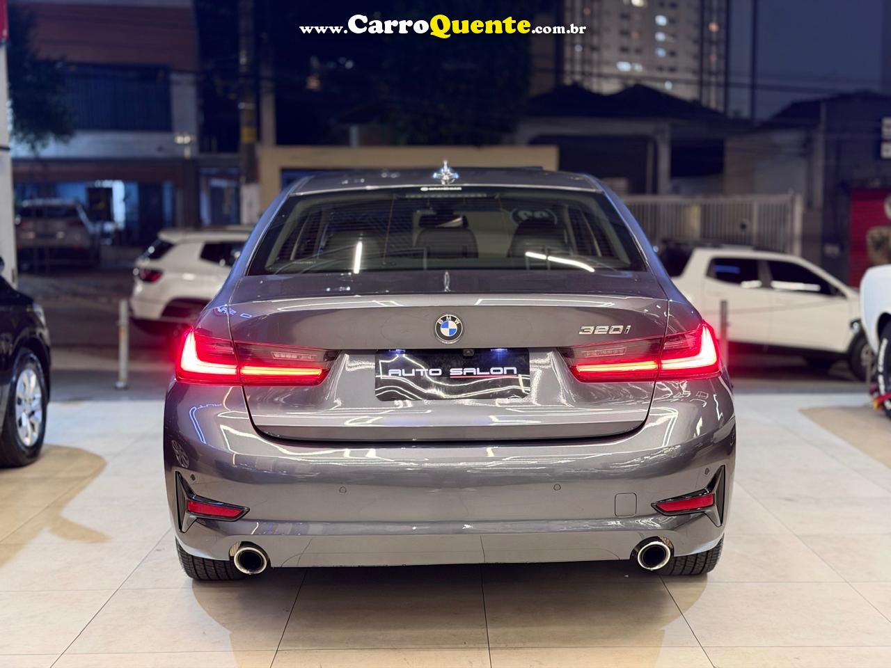 BMW 320i 2.0 16V TURBO GP 2022 - Loja