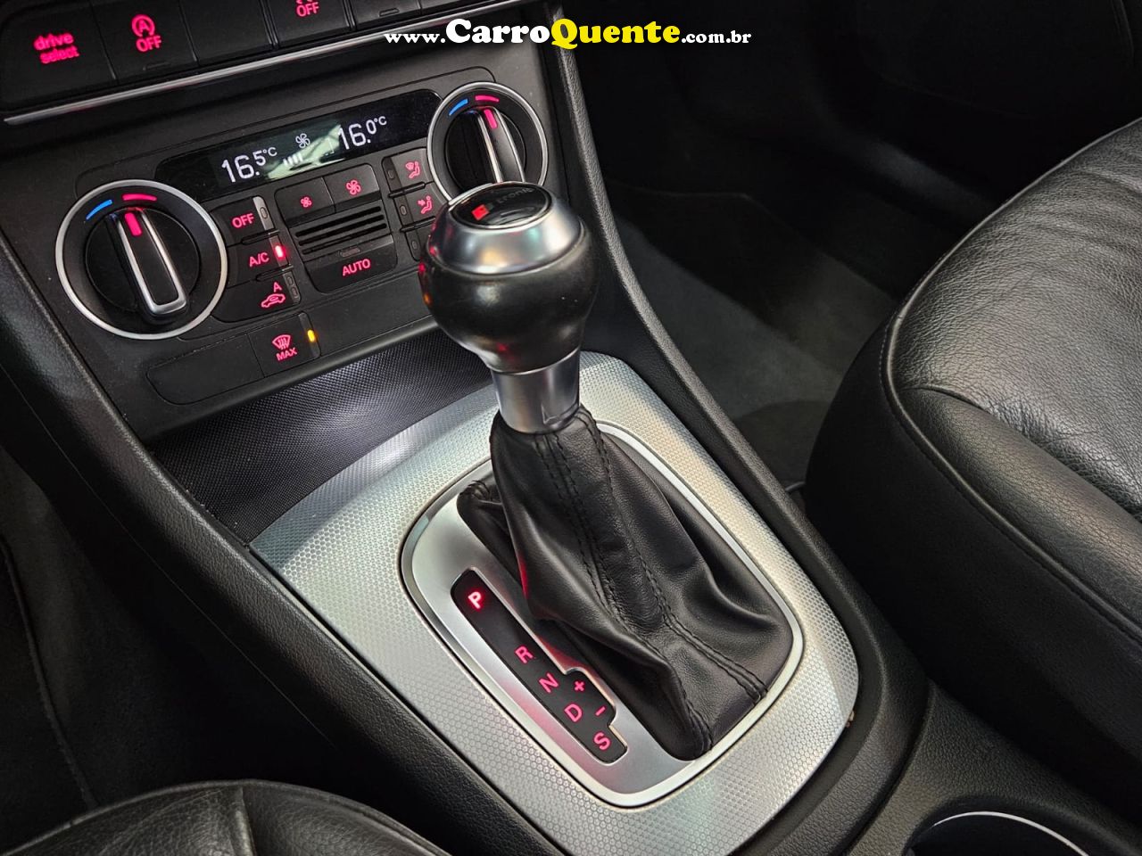 AUDI Q3 2.0 TFSI AMBIENTE QUATTRO 2016 - Loja