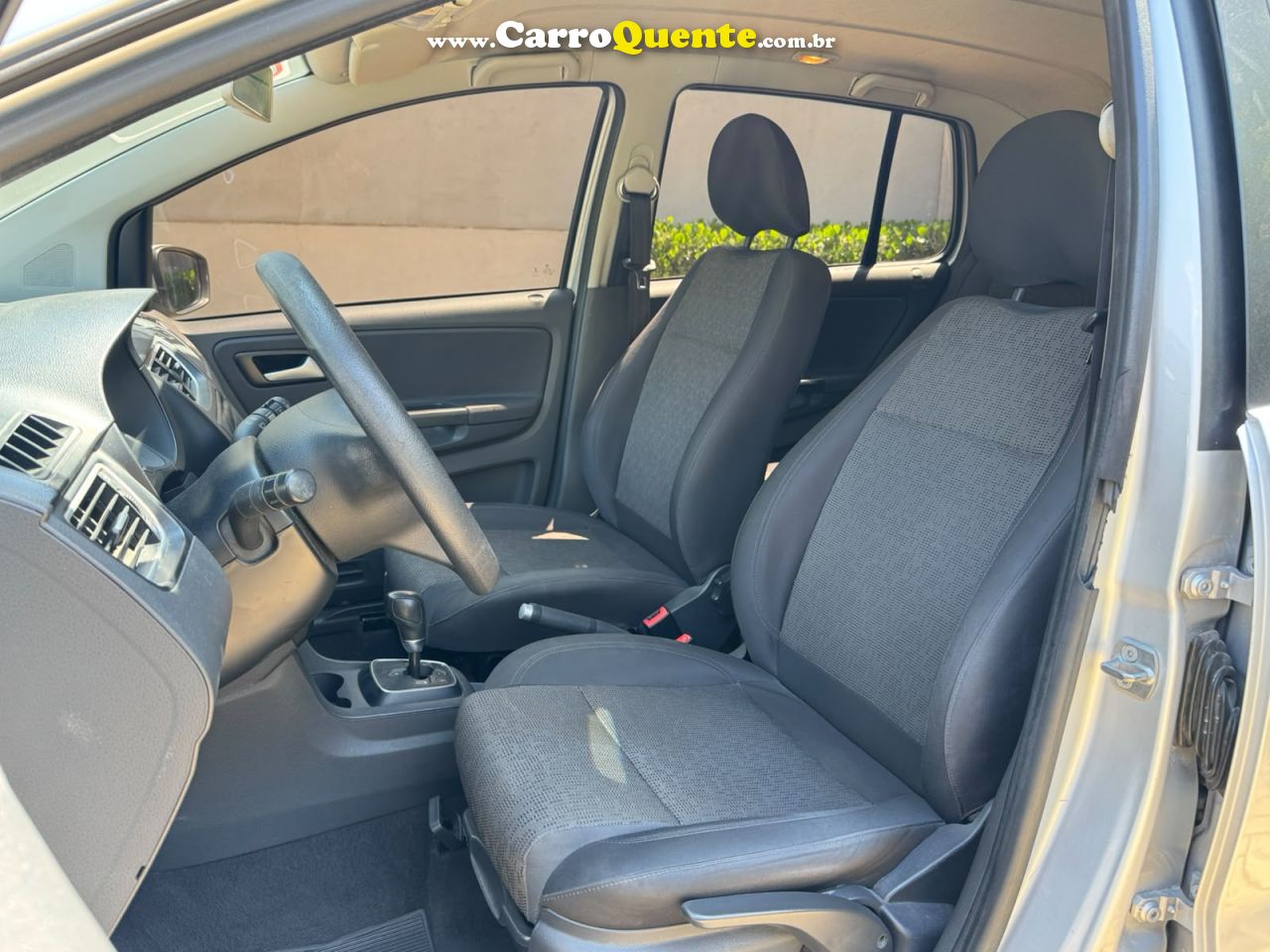 VOLKSWAGEN FOX 1.6 MI 8V 2013 - Loja