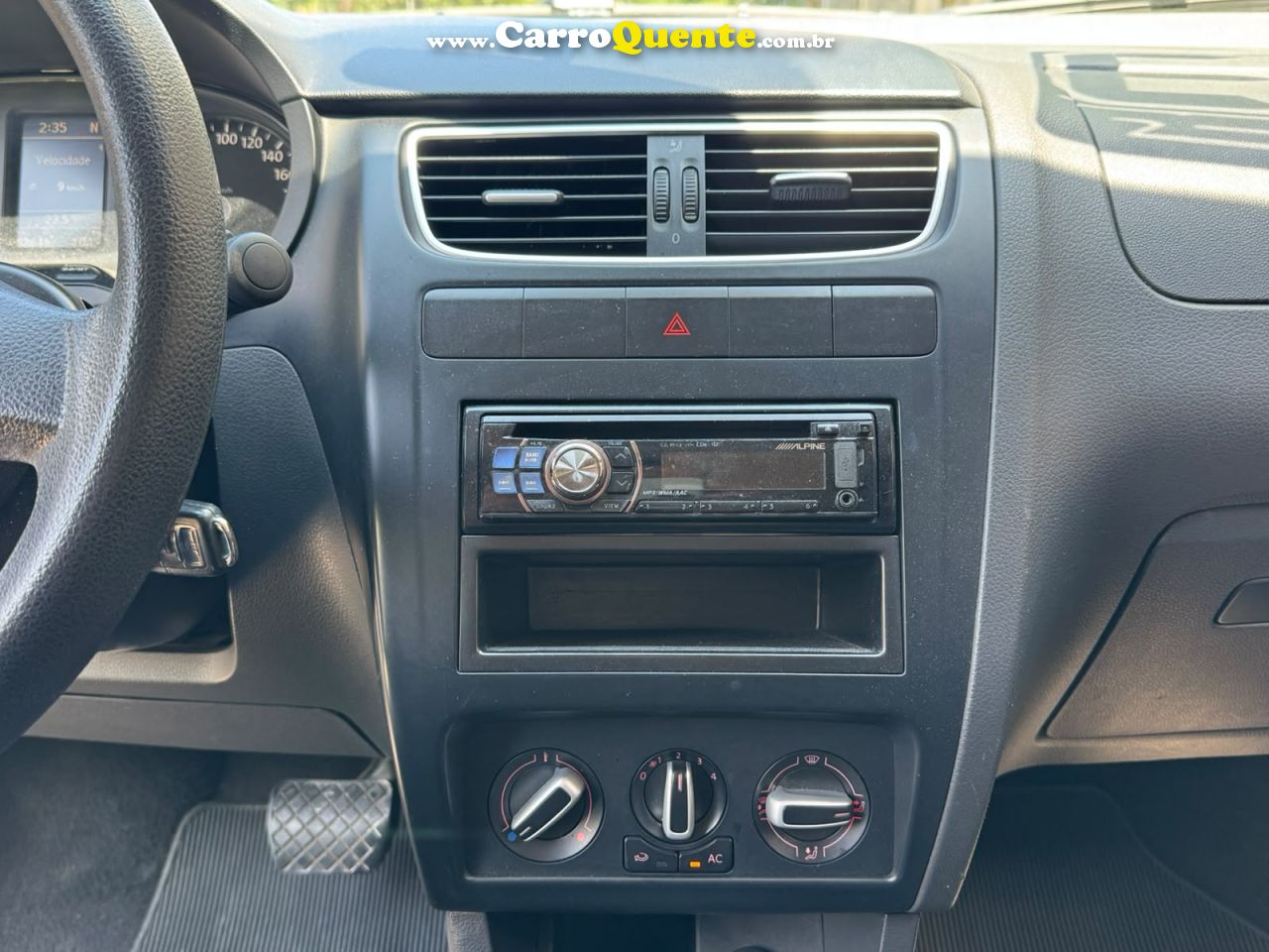 VOLKSWAGEN FOX 1.6 MI 8V 2013 - Loja