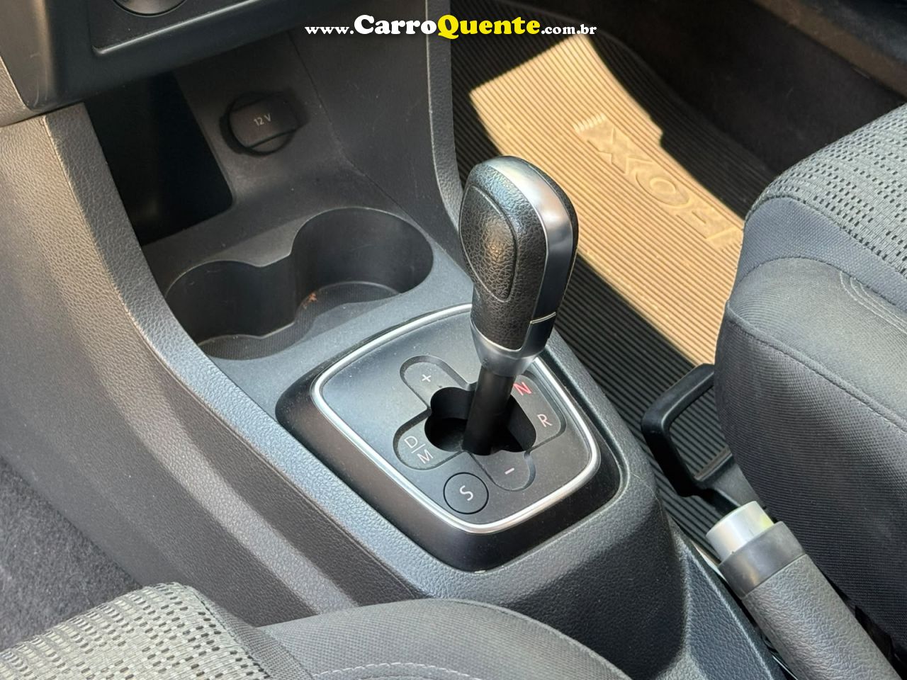 VOLKSWAGEN FOX 1.6 MI 8V 2013 - Loja