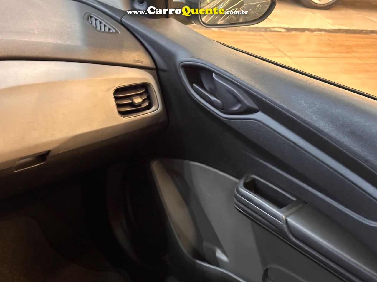CHEVROLET ONIX 1.0 MPFI JOY 8V 2018 - Loja