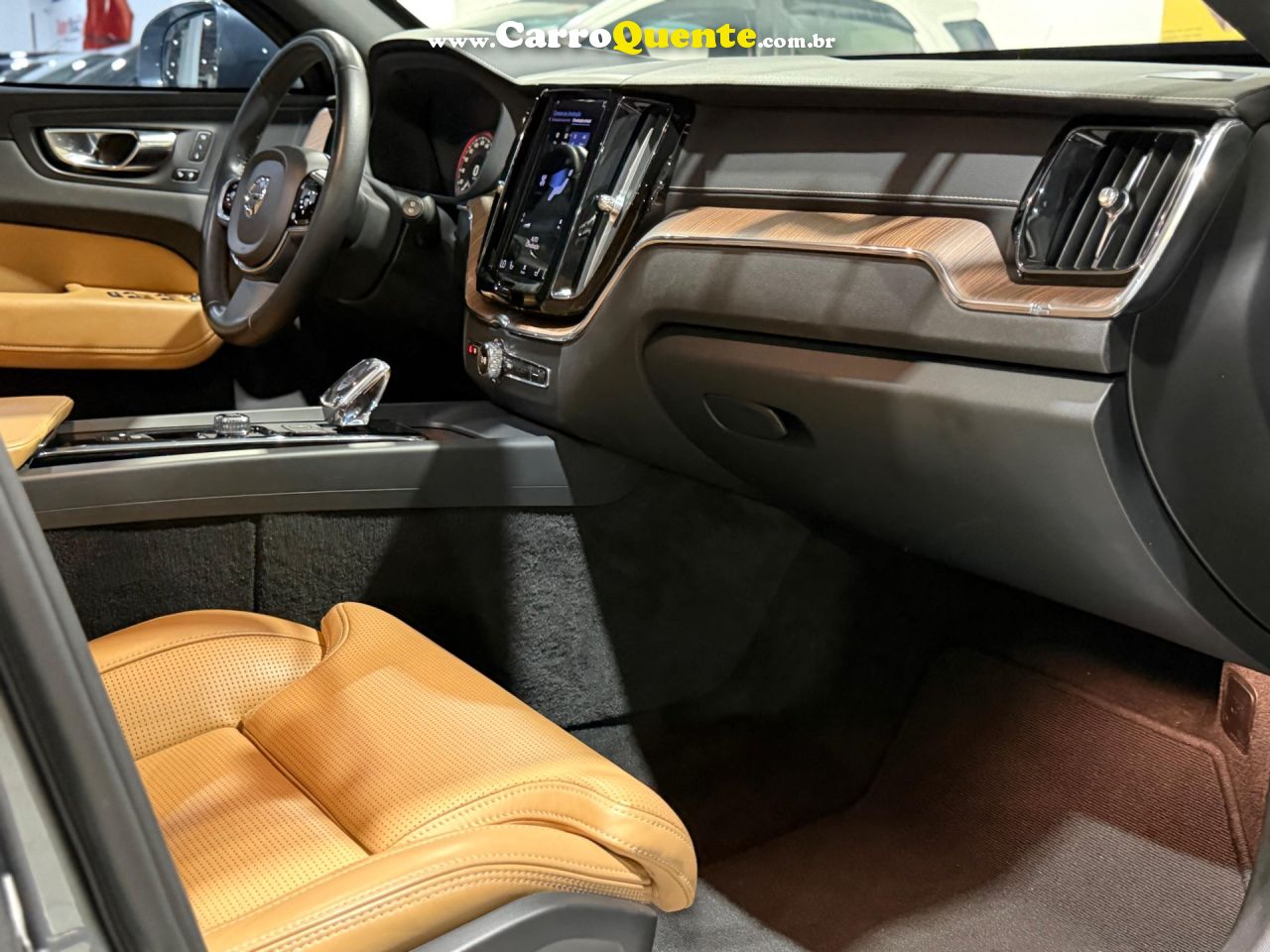 VOLVO XC60 2.0 T8 INSCRIPTION AWD 2021 - Loja