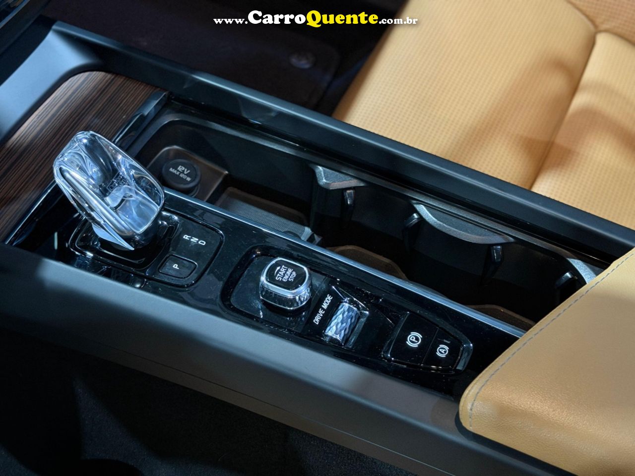 VOLVO XC60 2.0 T8 INSCRIPTION AWD 2021 - Loja