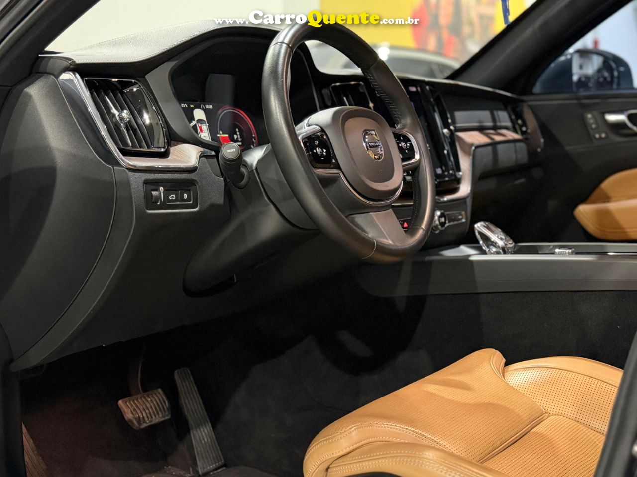 VOLVO XC60 2.0 T8 INSCRIPTION AWD 2021 - Loja