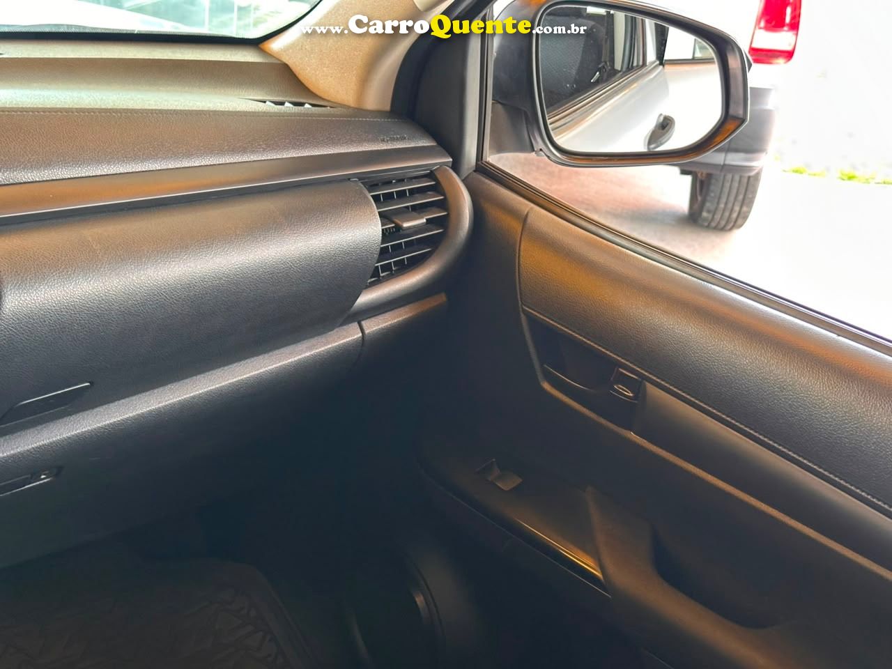 TOYOTA HILUX 2.8 D-4D TURBO CD POWER PACK 4X4 2020 - Loja