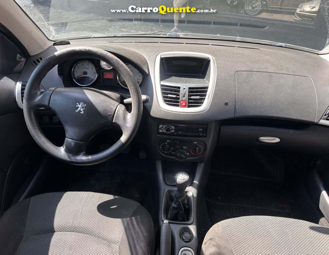 PEUGEOT 207 1.4 XR 8V 2013 - Loja