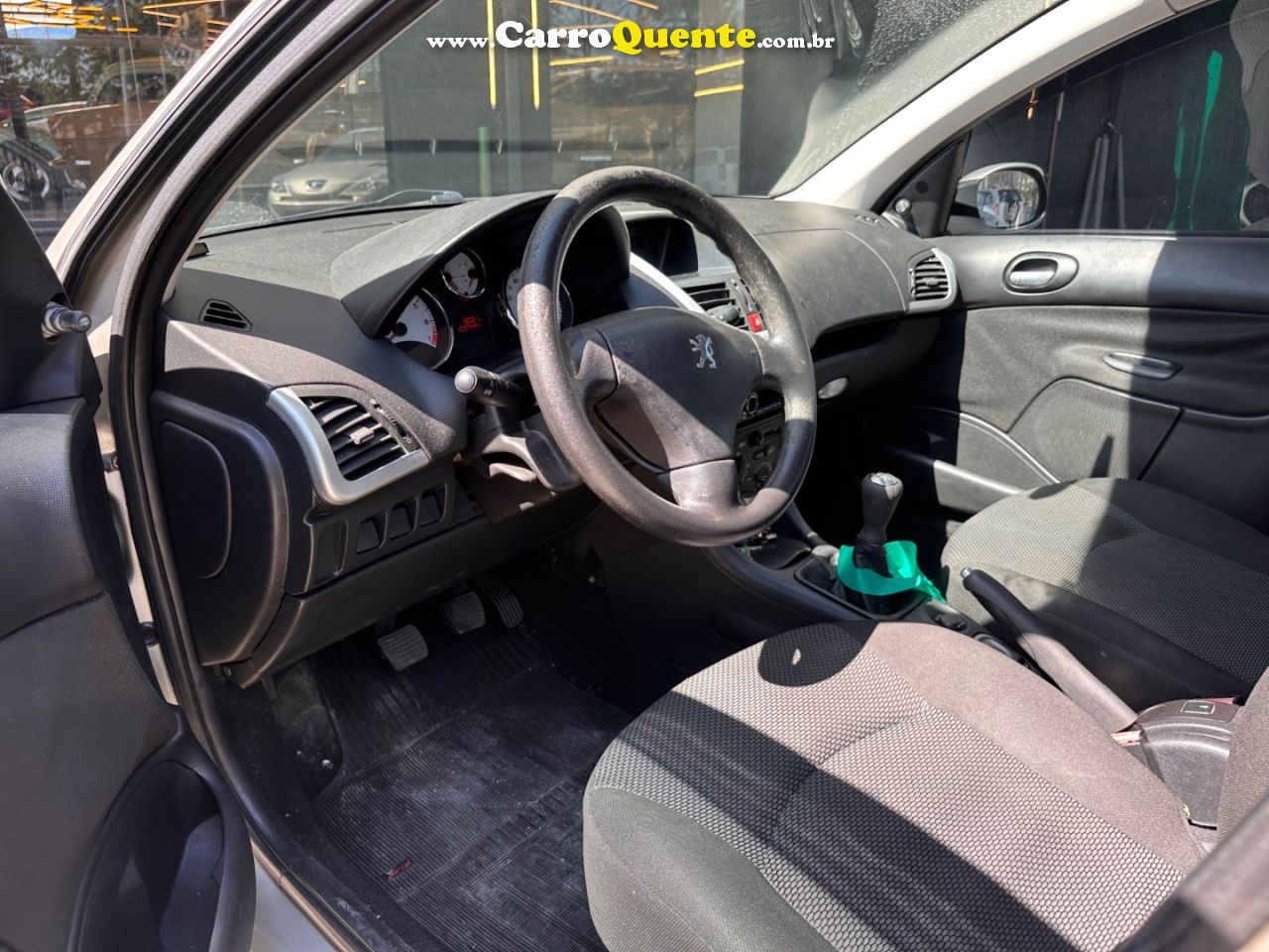 PEUGEOT 207 1.4 XR 8V 2013 - Loja