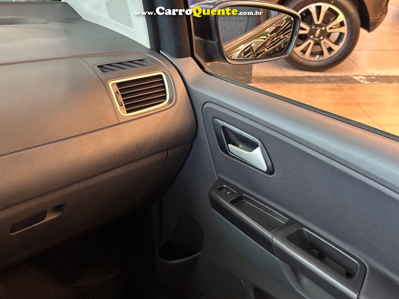 VOLKSWAGEN FOX 1.0 MI 8V 2013 - Loja