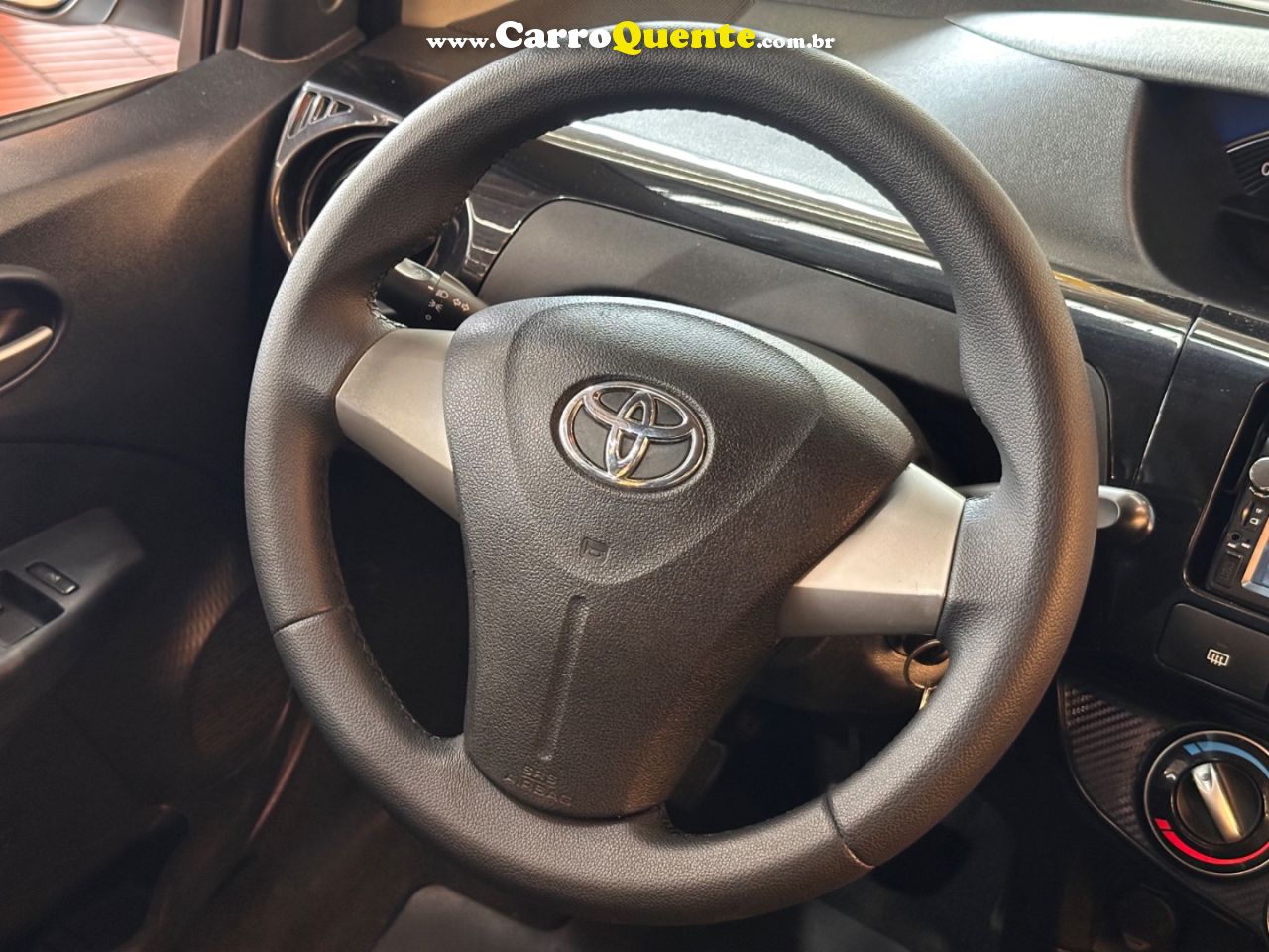 TOYOTA ETIOS 1.3 16V 2014 - Loja