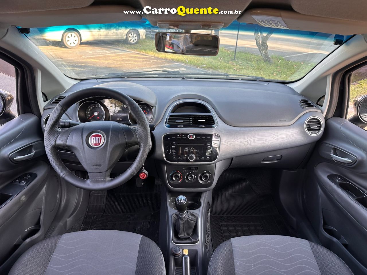 FIAT PUNTO 1.6 ESSENCE 16V 2015 - Loja