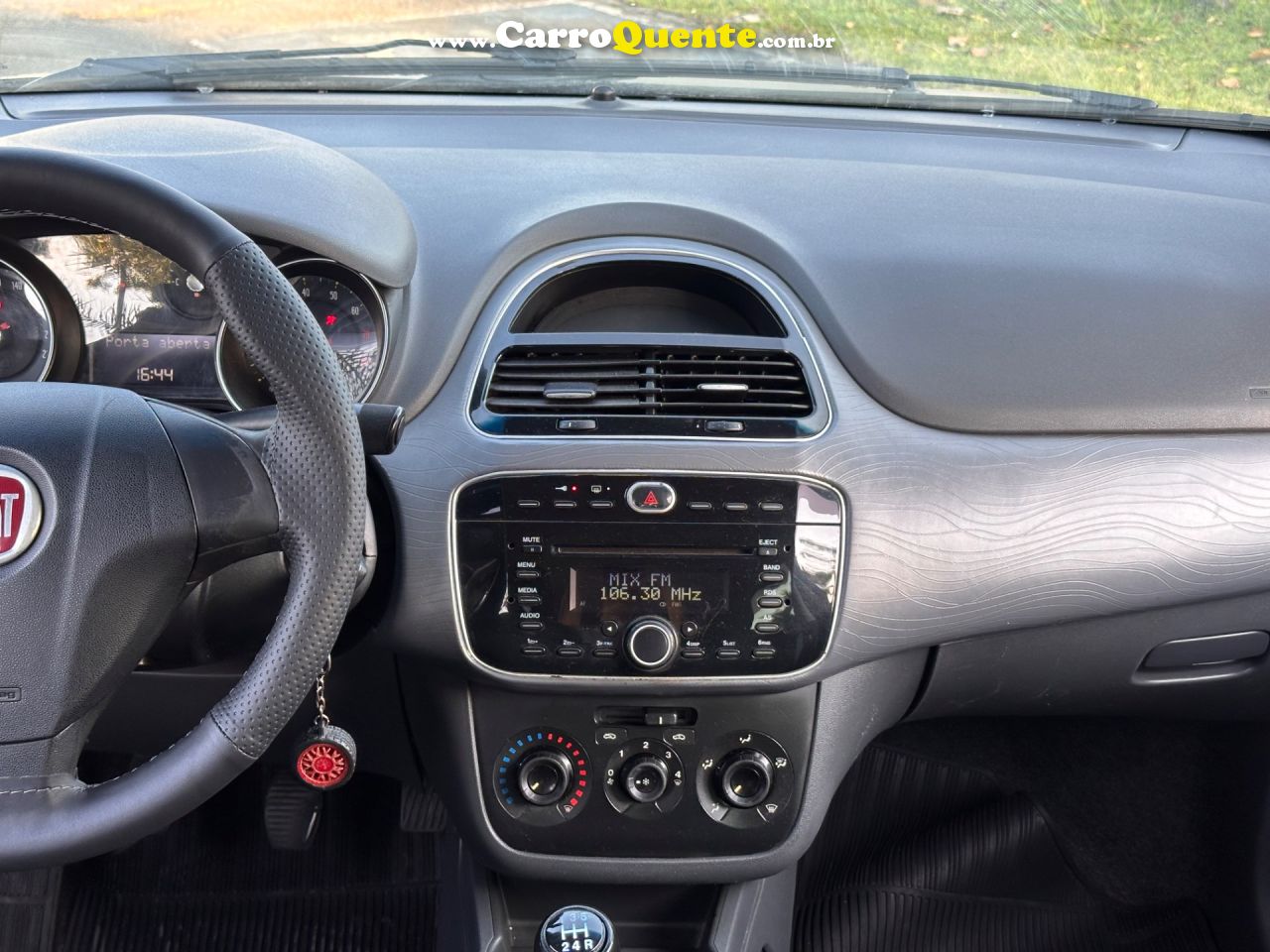 FIAT PUNTO 1.6 ESSENCE 16V 2015 - Loja