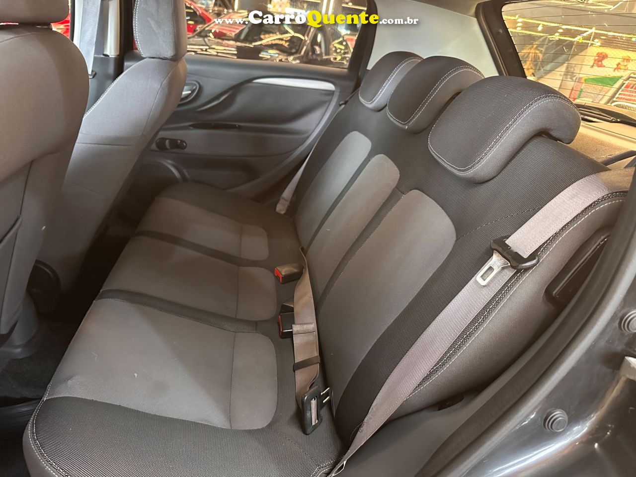 FIAT PUNTO 1.6 ESSENCE 16V 2015 - Loja