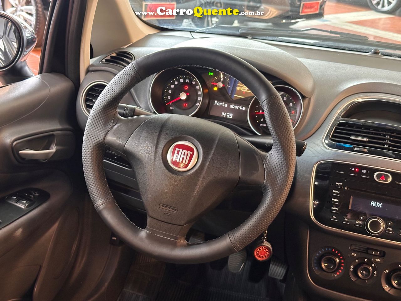 FIAT PUNTO 1.6 ESSENCE 16V 2015 - Loja
