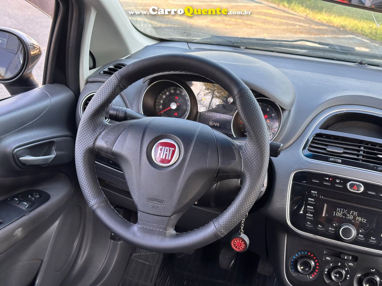 FIAT PUNTO 1.6 ESSENCE 16V 2015 - Loja