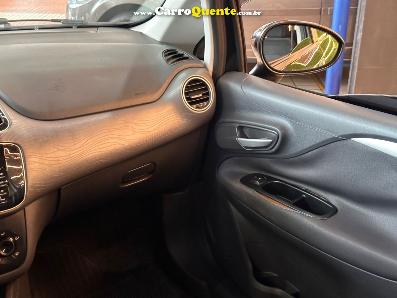 FIAT PUNTO 1.6 ESSENCE 16V 2015 - Loja