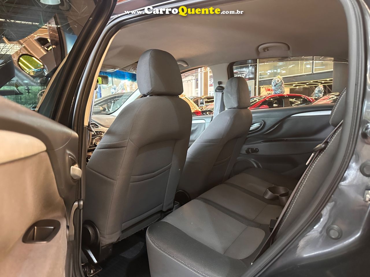 FIAT PUNTO 1.6 ESSENCE 16V 2015 - Loja