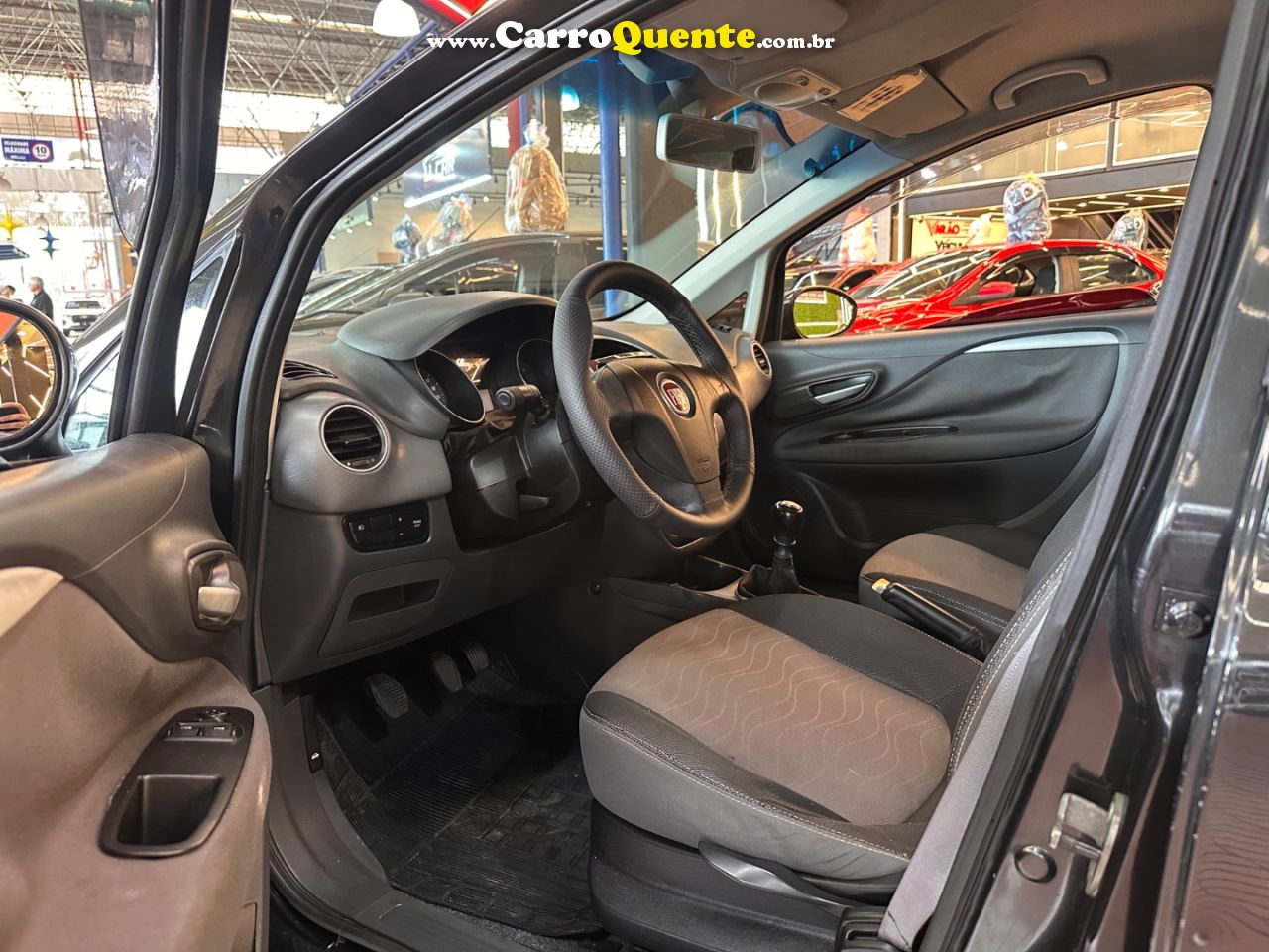 FIAT PUNTO 1.6 ESSENCE 16V 2015 - Loja