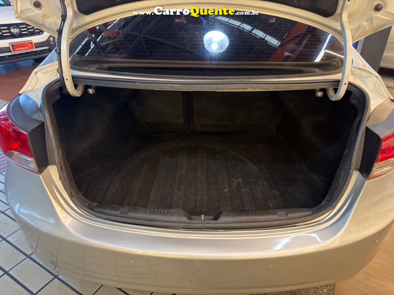 HYUNDAI ELANTRA 1.8 GLS 16V 2013 - Loja