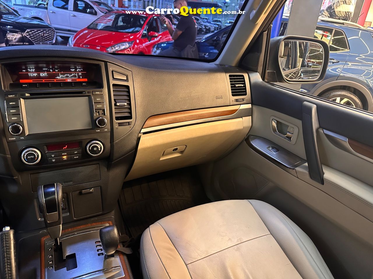 MITSUBISHI PAJERO FULL 3.2 HPE 4X4 16V TURBO INTERCOOLER 2013 - Loja