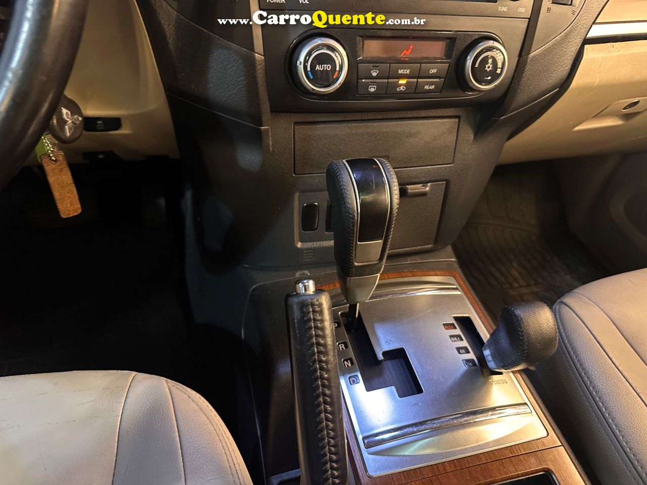 MITSUBISHI PAJERO FULL 3.2 HPE 4X4 16V TURBO INTERCOOLER 2013 - Loja