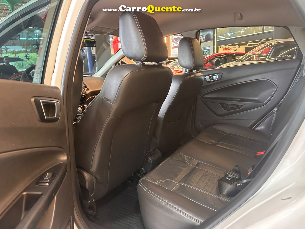 FORD FIESTA 1.6 SE HATCH 16V 2014 - Loja