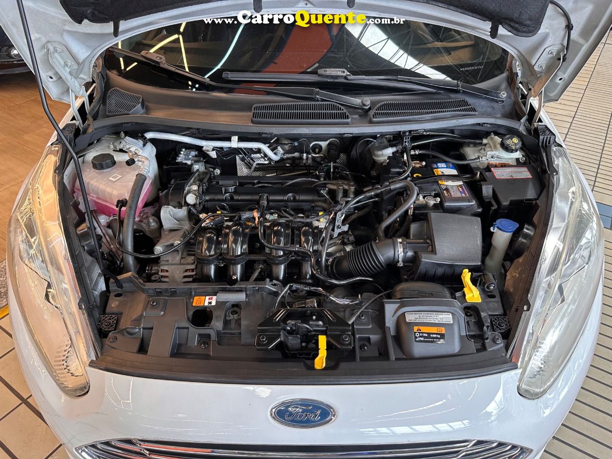 FORD FIESTA 1.6 SE HATCH 16V 2014 - Loja
