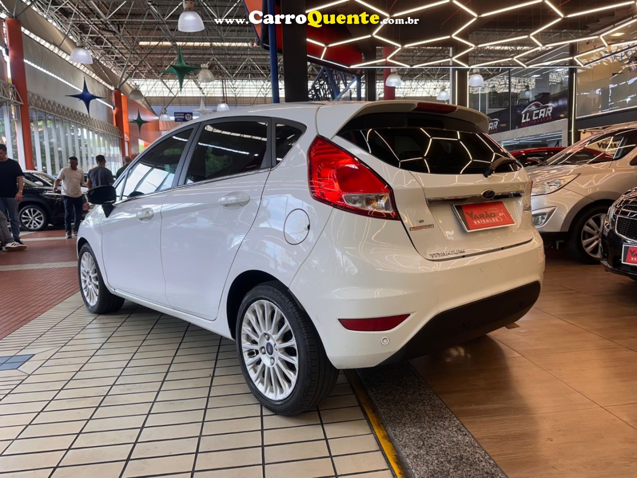 FORD FIESTA 1.6 SE HATCH 16V 2014 - Loja