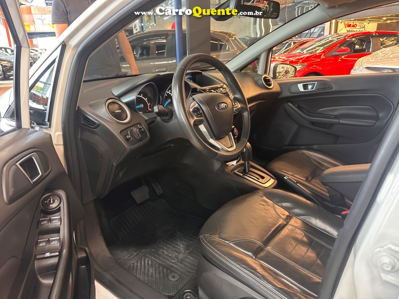 FORD FIESTA 1.6 SE HATCH 16V 2014 - Loja