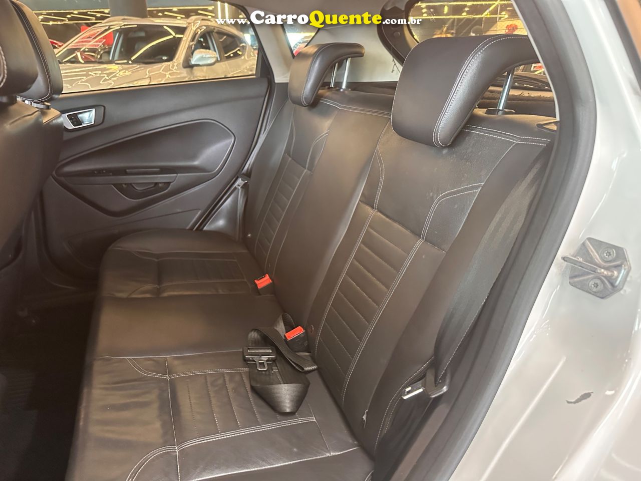 FORD FIESTA 1.6 SE HATCH 16V 2014 - Loja