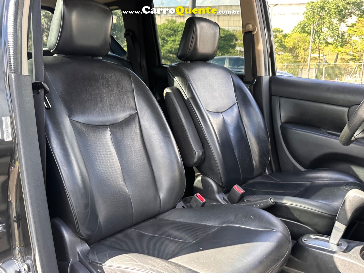 NISSAN LIVINA 1.8 SL X-GEAR 16V 2012 - Loja