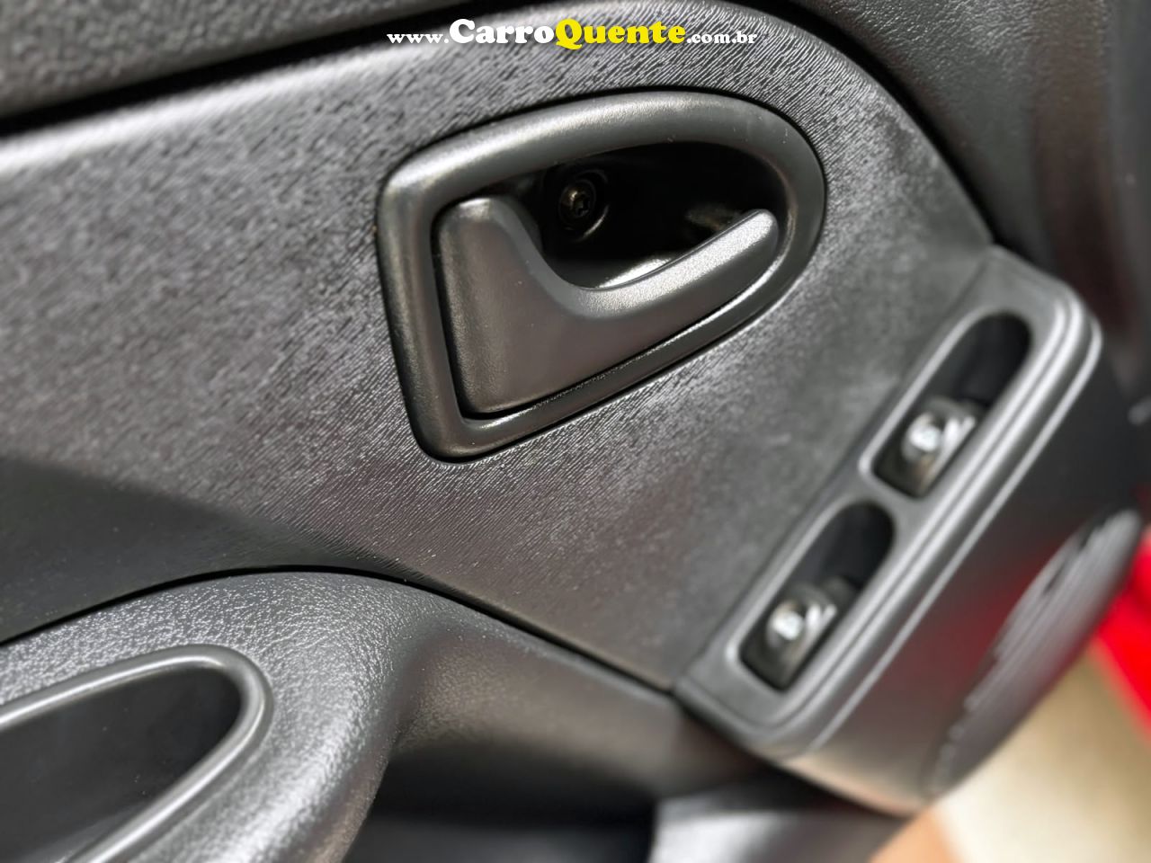 RENAULT CLIO 1.0 EXPRESSION 16V 2016 - Loja