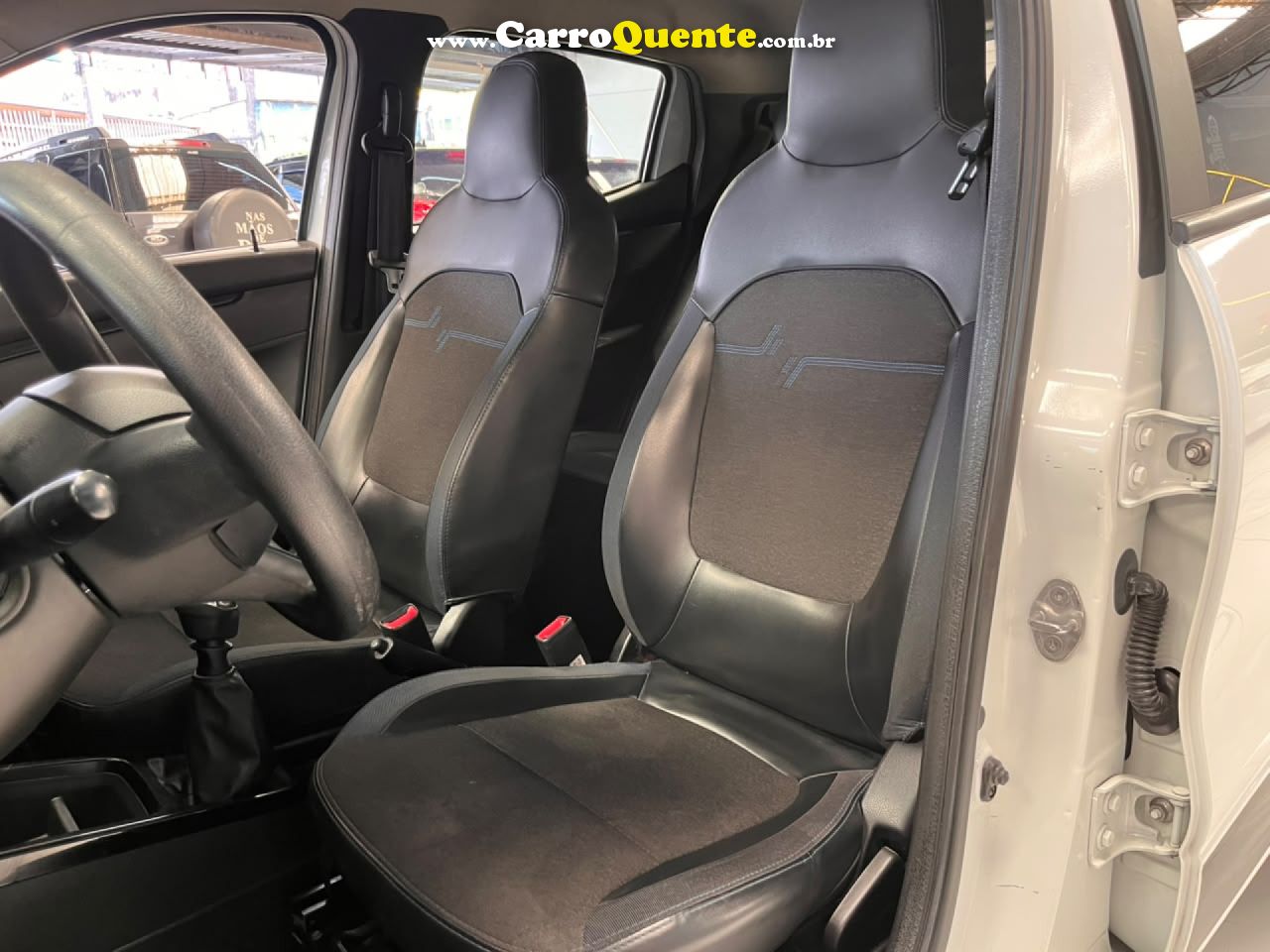 RENAULT   KWID INTENSE 1.0 FLEX 12V 5P MEC.   BRANCO 2023 1.0 FLEX - Loja