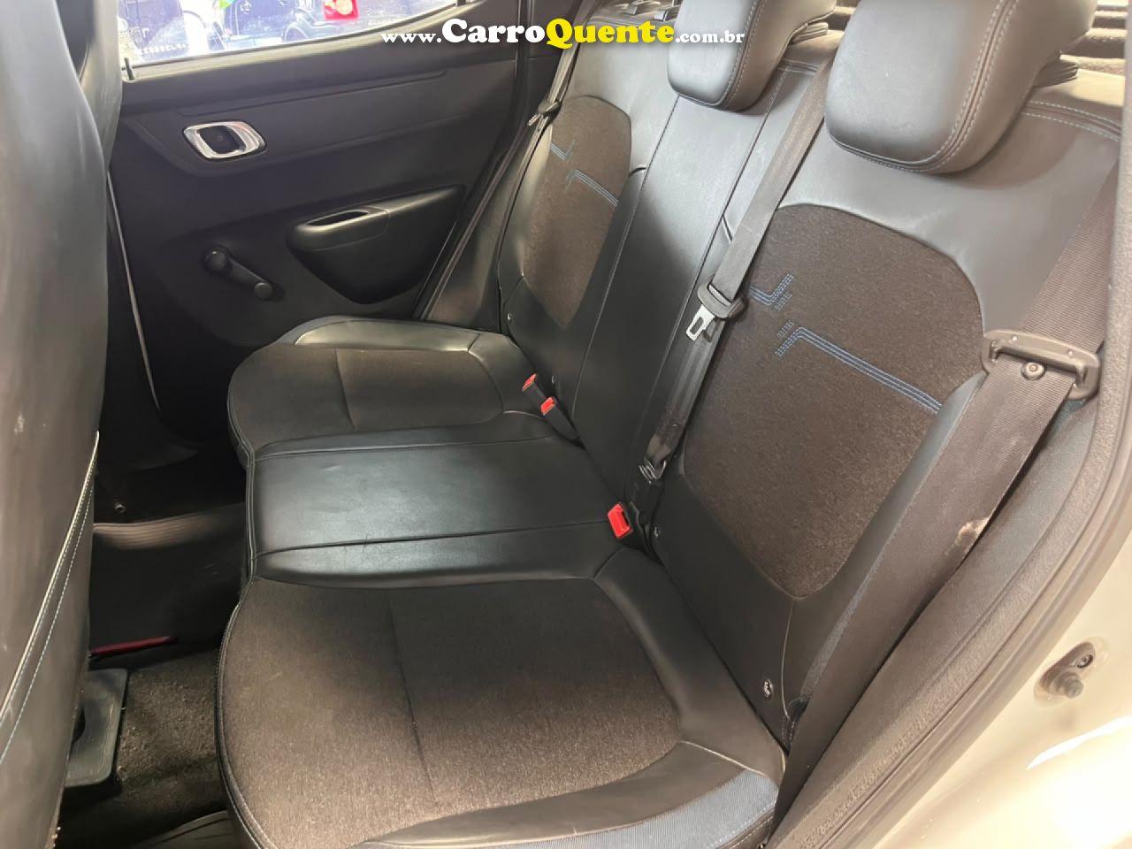 RENAULT   KWID INTENSE 1.0 FLEX 12V 5P MEC.   BRANCO 2023 1.0 FLEX - Loja