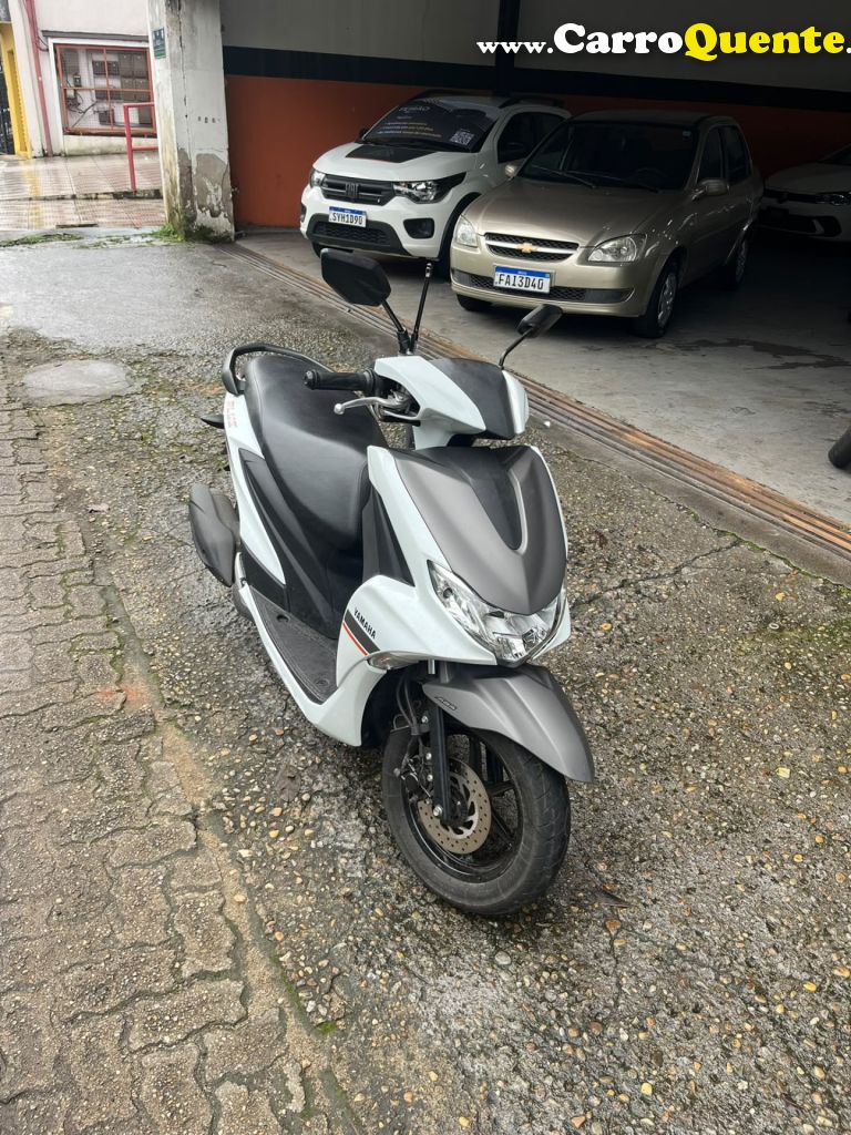 YAMAHA    FLUO 125   BRANCO 2024 2 GASOLINA - Loja