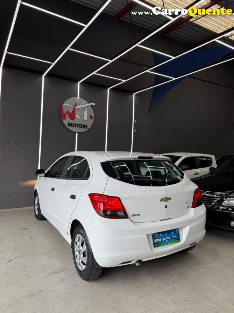 CHEVROLET   ONIX HATCH LT 1.0 8V FLEXPOWER 5P MEC.   BRANCO 2015 1.0 FLEX - Loja