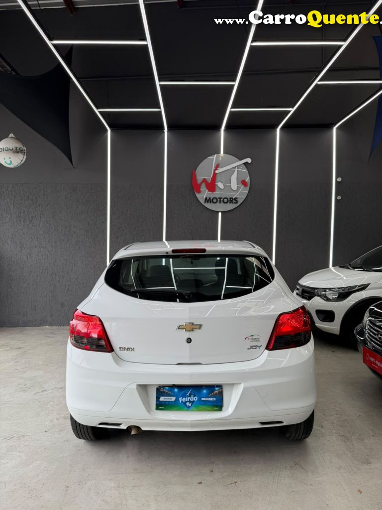 CHEVROLET   ONIX HATCH LT 1.0 8V FLEXPOWER 5P MEC.   BRANCO 2015 1.0 FLEX - Loja