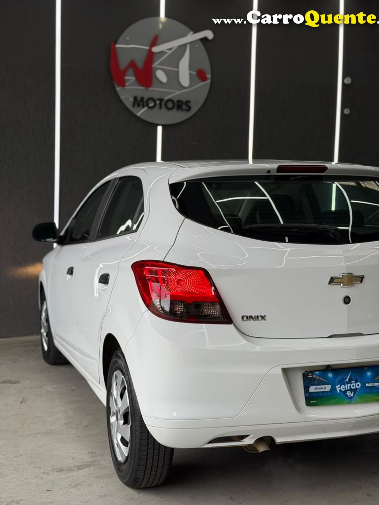 CHEVROLET   ONIX HATCH LT 1.0 8V FLEXPOWER 5P MEC.   BRANCO 2015 1.0 FLEX - Loja