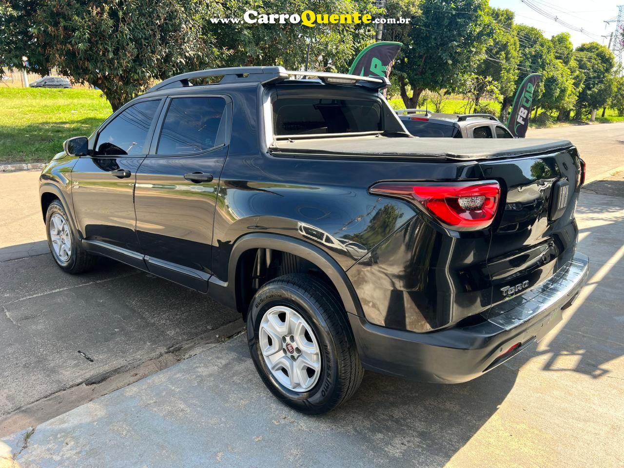 FIAT   TORO FREEDOM 2.0 16V 4X2 TB DIESEL MEC.   PRETO 2017 2.0 DIESEL - Loja