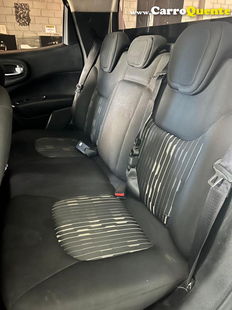 FIAT   TORO FREEDOM 2.0 16V 4X2 TB DIESEL MEC.   PRETO 2017 2.0 DIESEL - Loja