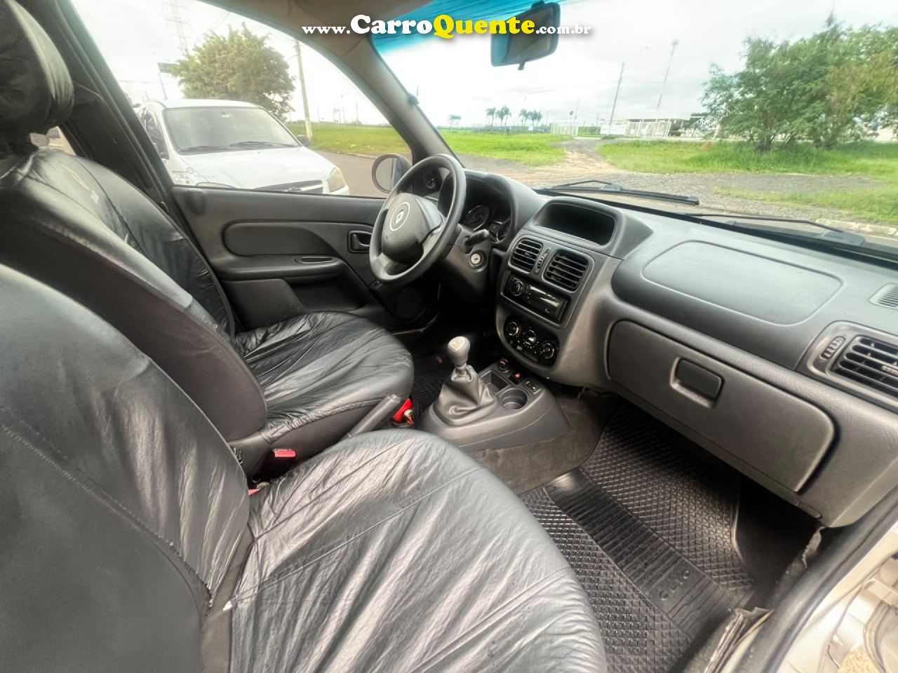 RENAULT   CLIO RNALIZÉEXPR.1.0 HI-POWER 16V 5P   PRATA 2015 1.0 FLEX - Loja