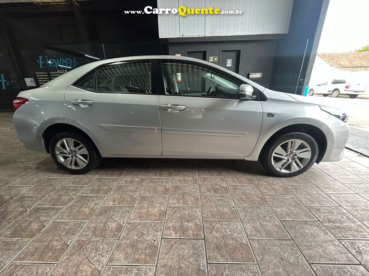 TOYOTA   COROLLA GLI 1.8 FLEX 16V  AUT.   PRATA 2017 1.8 FLEX - Loja