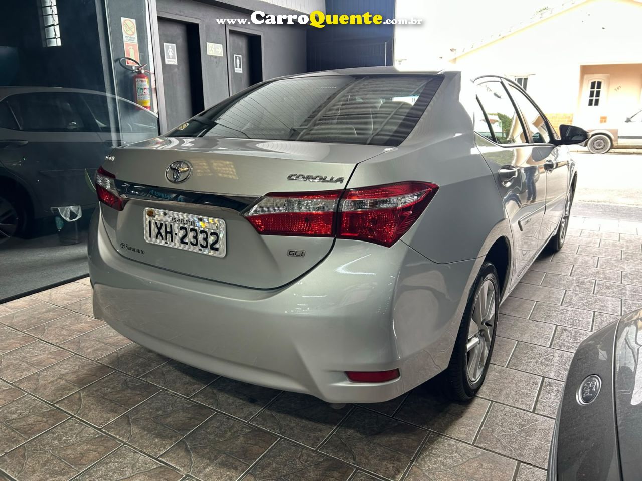 TOYOTA   COROLLA GLI 1.8 FLEX 16V  AUT.   PRATA 2017 1.8 FLEX - Loja