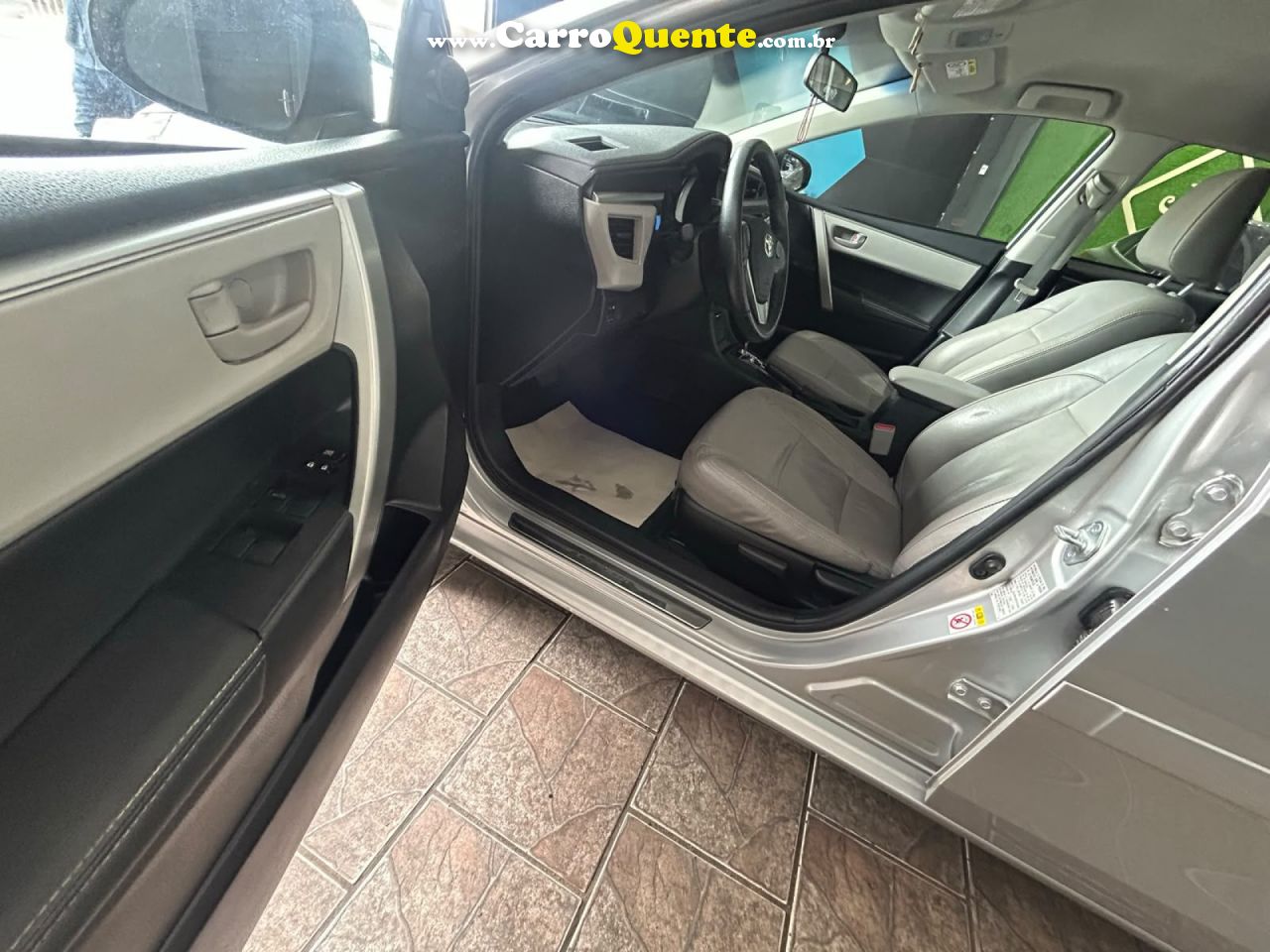 TOYOTA   COROLLA GLI 1.8 FLEX 16V  AUT.   PRATA 2017 1.8 FLEX - Loja