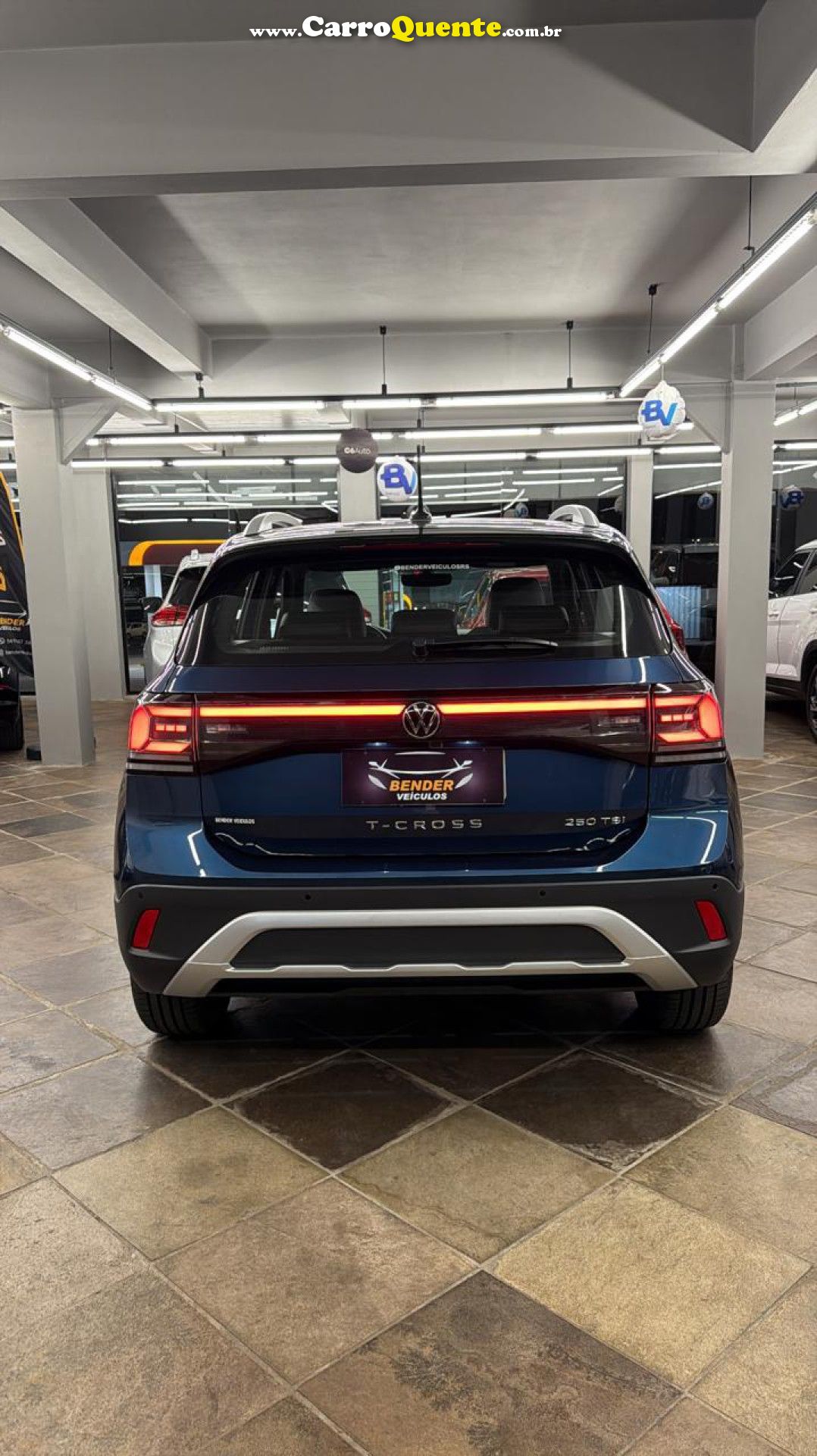 VOLKSWAGEN   T-CROSS HIGHLINE 1.4 TSI FLEX 16V 5P AUT   AZUL 2025 1.4 FLEX - Loja
