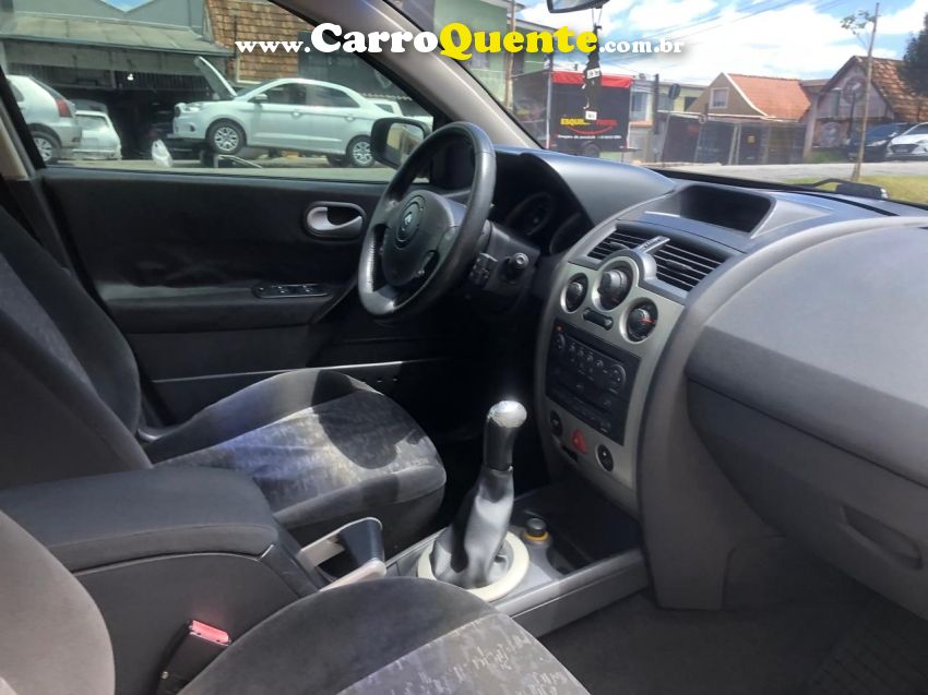 Renault MEGANE 1.6 DYNAMIQUE 16V FLEX 4P MANUAL - Loja