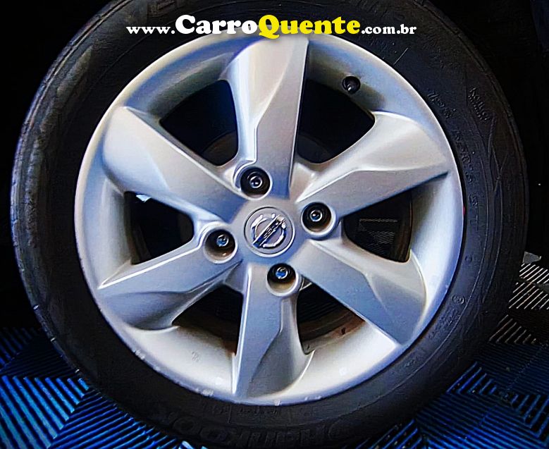 Nissan TIIDA 1.8 SL 16V FLEX 4P AUTOMÁTICO - Loja