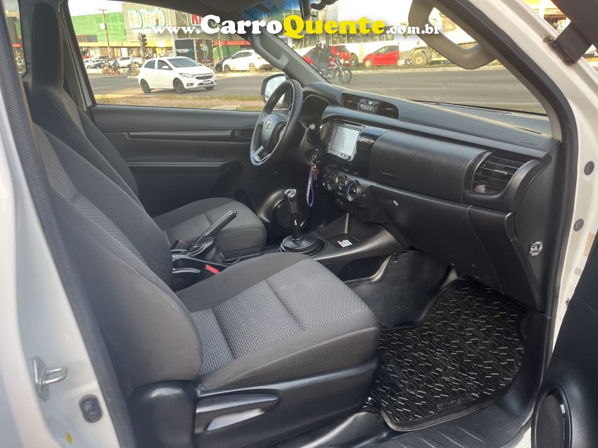 Toyota HILUX 2.8 4X4 CS 16V TURBO DIESEL 2P MANUAL - Loja